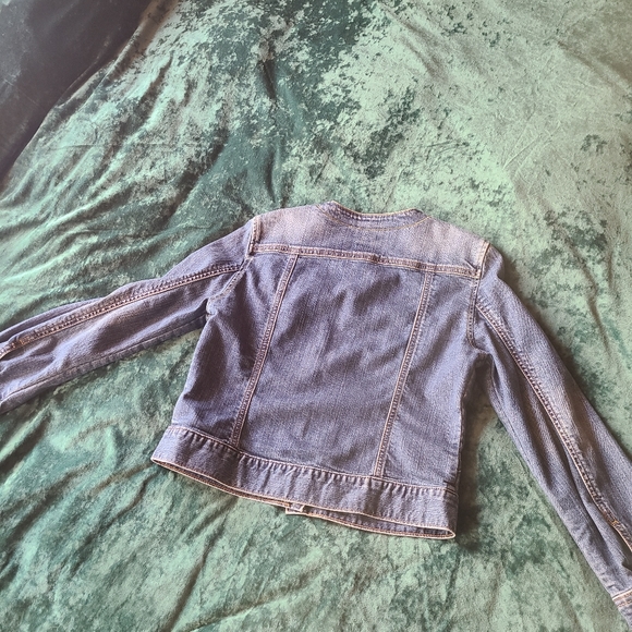 Unusual style cropped denim jacket - Picture 6 of 10